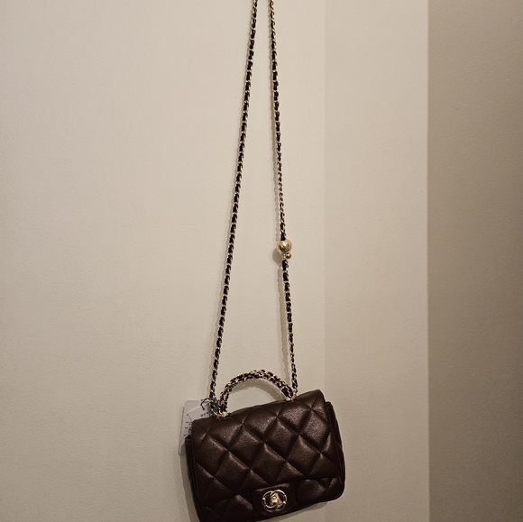 Carnival Keep Quilted Chain Crossbody – Burgundy – NEW - Picture 6 of 8